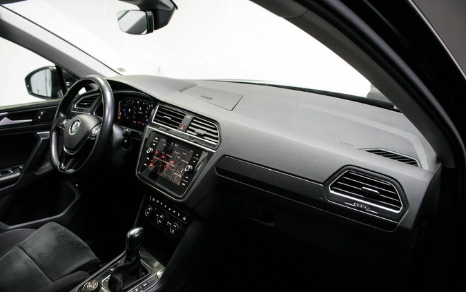 Volkswagen Tiguan cena 136900 przebieg: 35000, rok produkcji 2019 z Sulejówek małe 211